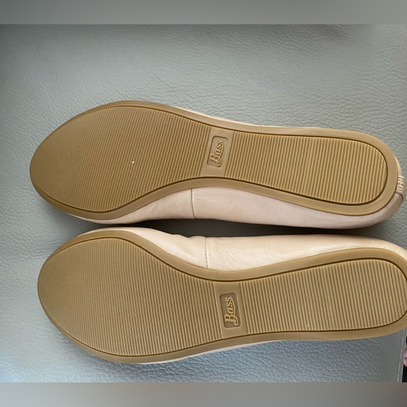 G.H Bass & Co womens leather flats size 9 new in box - Picture 5 of 6